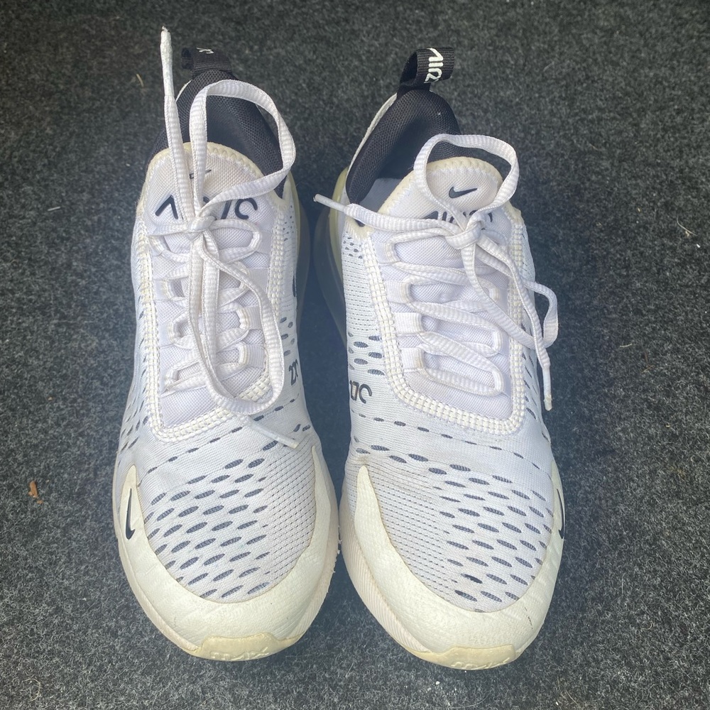 Women’s Nike 270’s